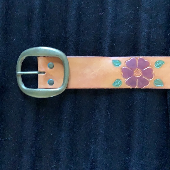 Paris Vintage Light Brown Embossed floral Pattern Belt Size 30 - Picture 2 of 6